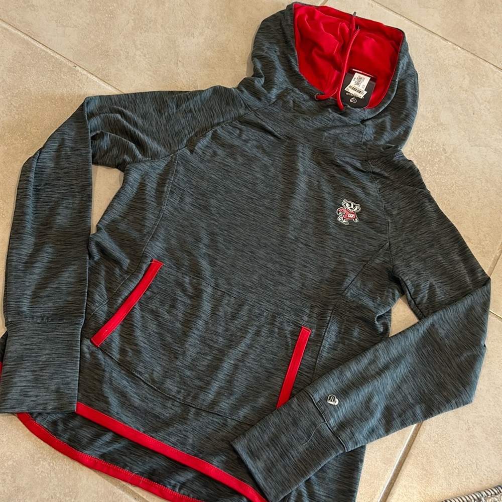 University of Wisconsin women’s badgers sweater